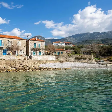 Mani Stone Towers, Agios Dimitrios Πανσιόν Λεύκτρο